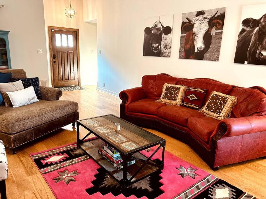 Beautiful Farmhouse W/ Pool On 6 Acres Ranch Aubrey Luaran gambar