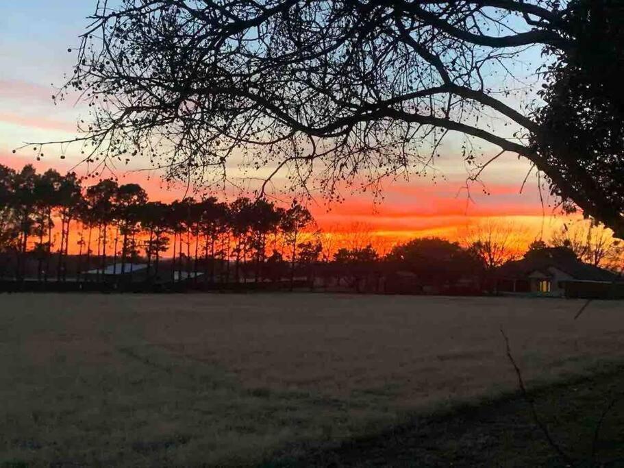 Beautiful Farmhouse W/ Pool On 6 Acres Ranch Aubrey Luaran gambar